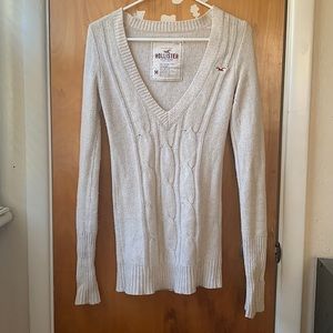 hollister v neck cable knit sweater